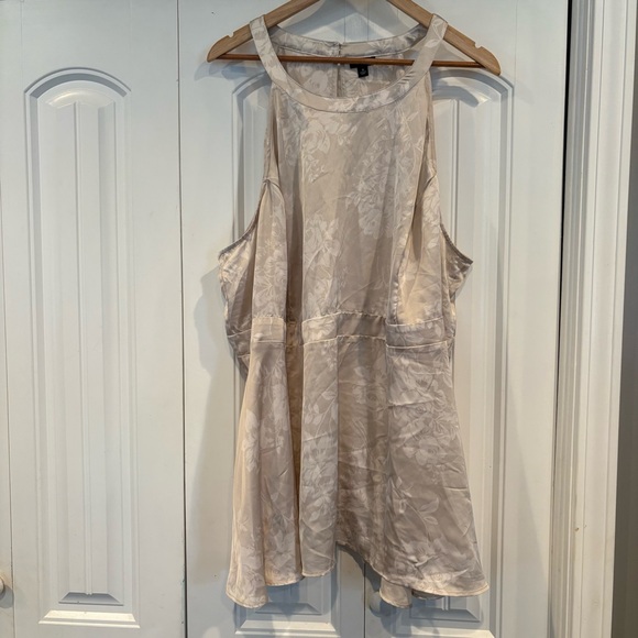 Torrid Tan And White Floral Tank Top Size 5 - Picture 1 of 8